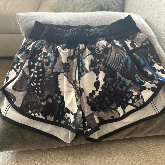 Lululemon shorts - Picture 1 of 4